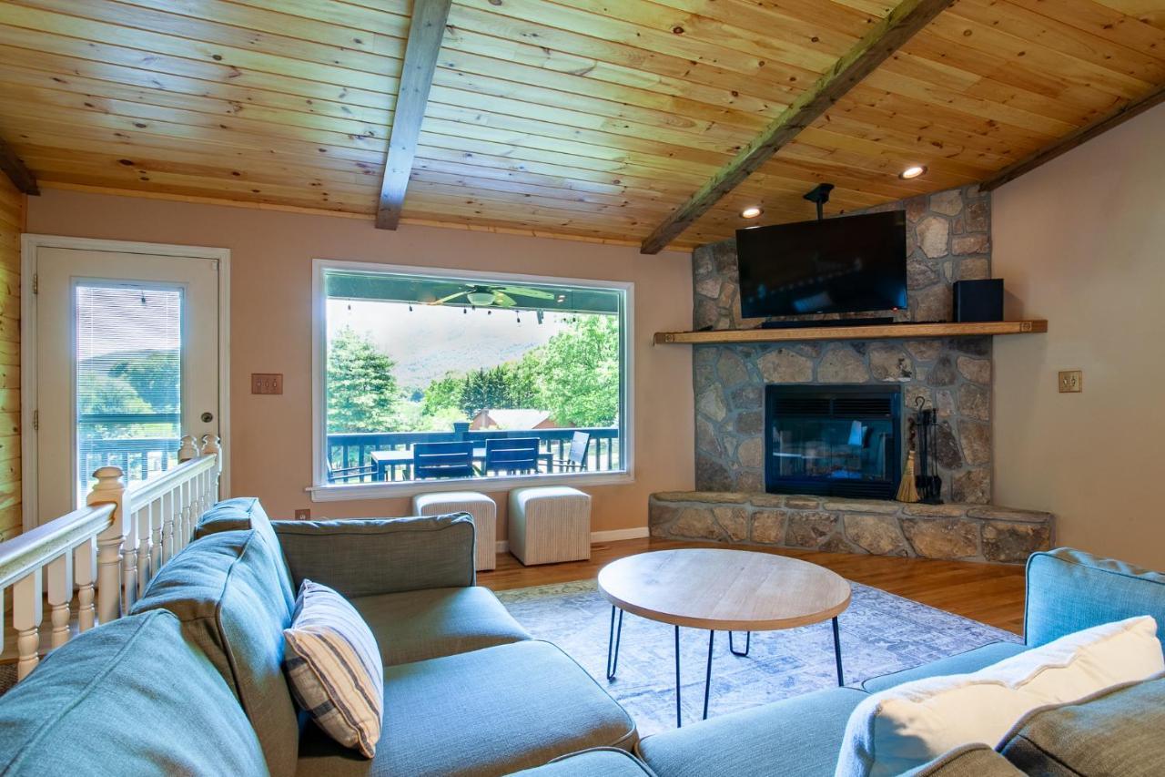 Ole Smoky Bnb - Game Room, Hot Tub, Mtn Views! Pigeon Forge Zewnętrze zdjęcie