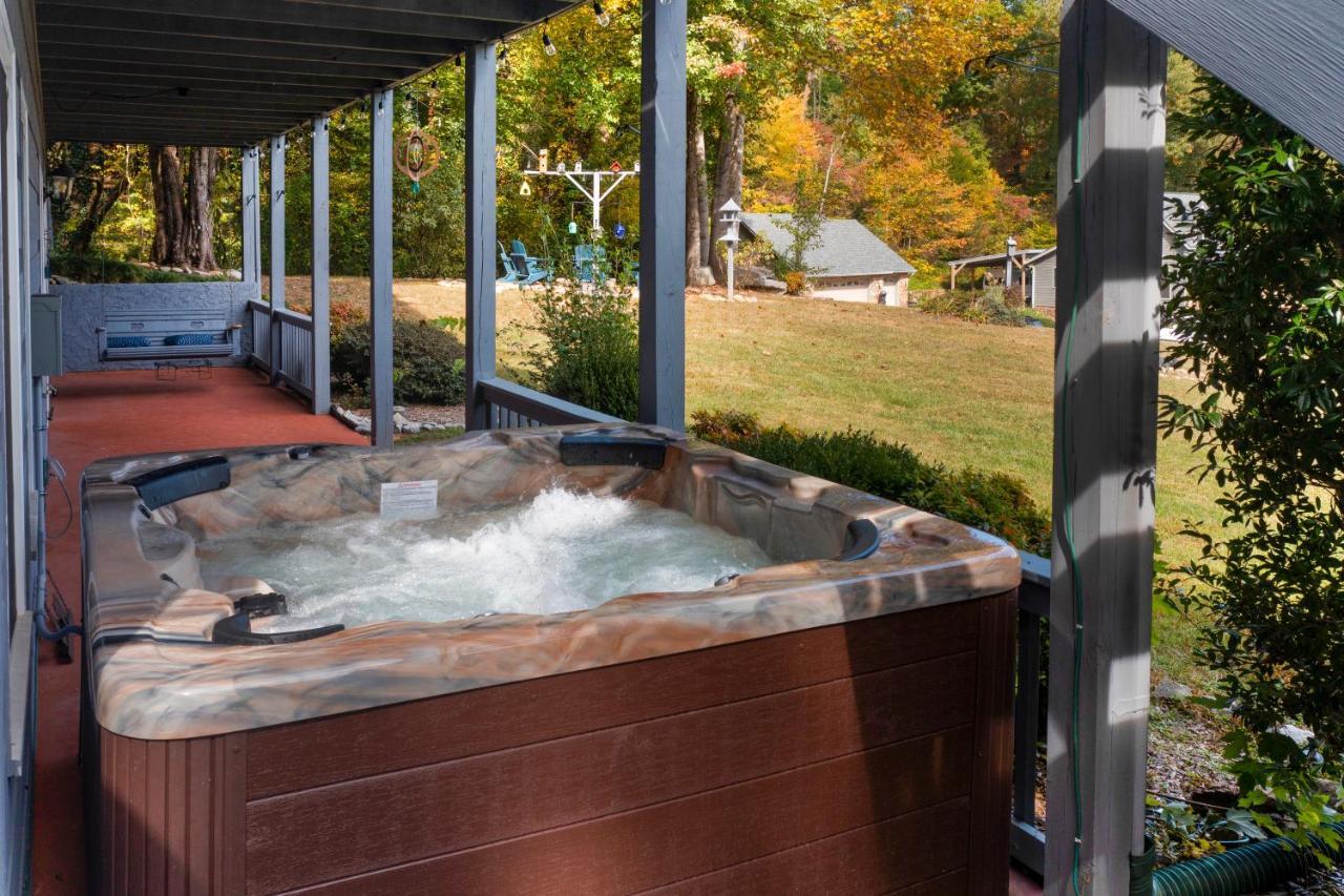 Ole Smoky Bnb - Game Room, Hot Tub, Mtn Views! Pigeon Forge Zewnętrze zdjęcie